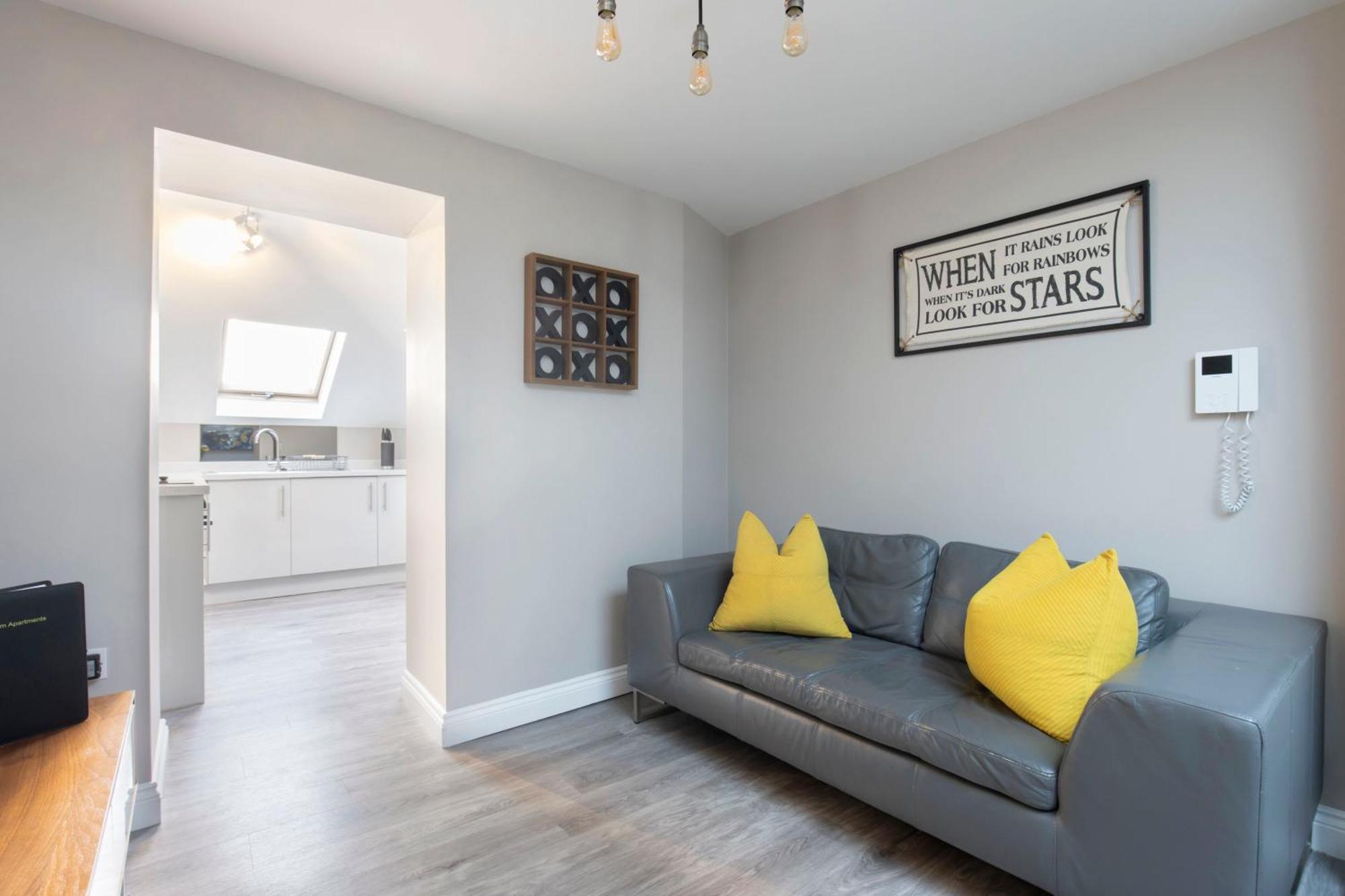 Elliot Oliver - Modern 2 Bedroom Town Centre Apartment Cheltenham Dış mekan fotoğraf