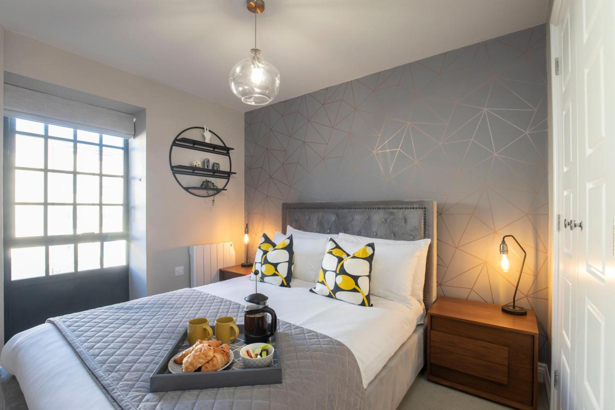 Elliot Oliver - Modern 2 Bedroom Town Centre Apartment Cheltenham Dış mekan fotoğraf