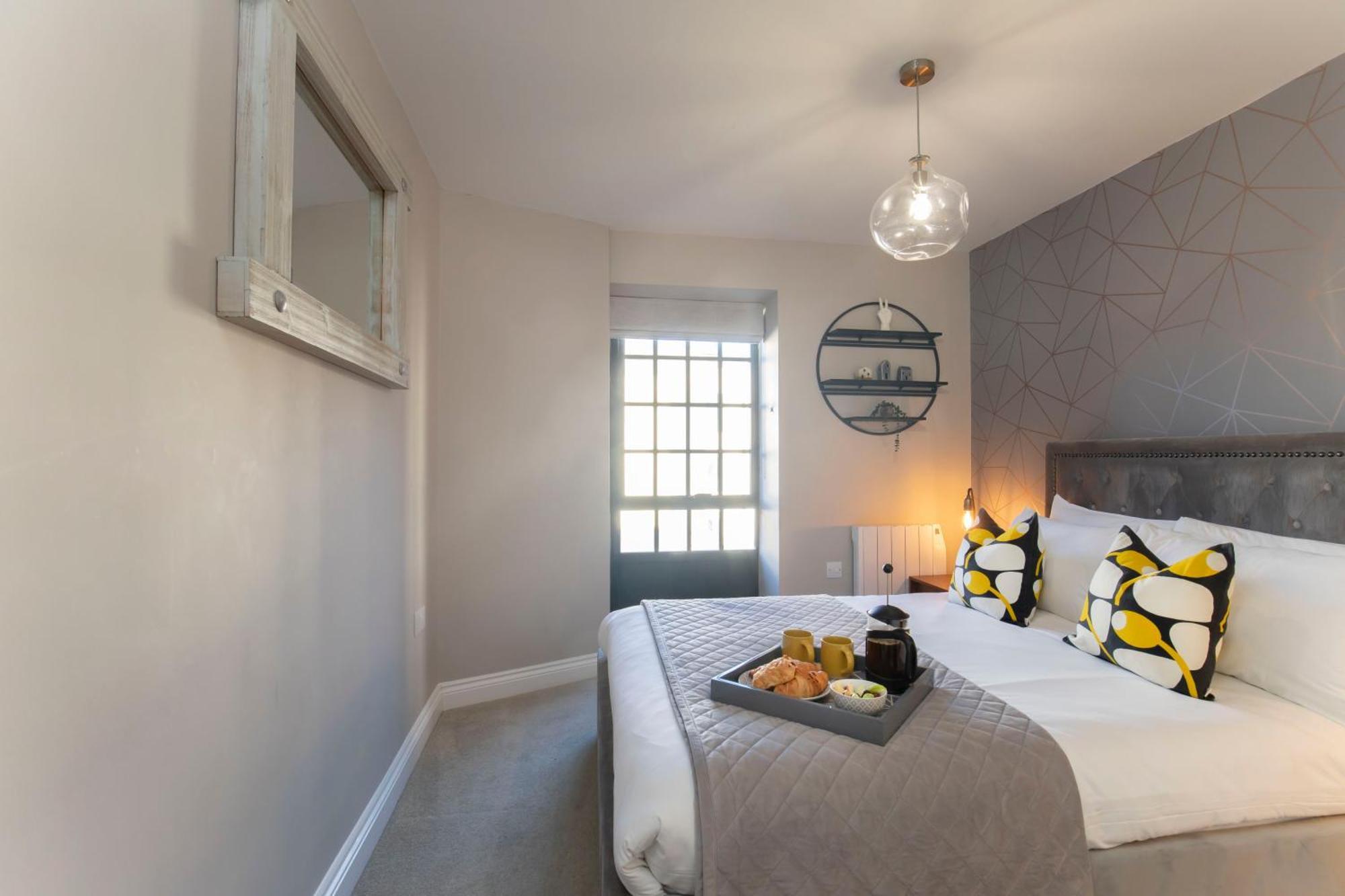 Elliot Oliver - Modern 2 Bedroom Town Centre Apartment Cheltenham Dış mekan fotoğraf